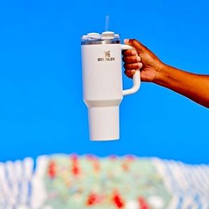 💕 BRILLIANT WHITE Stanley 40 oz. Quencher H2.0 FlowState Tumbler